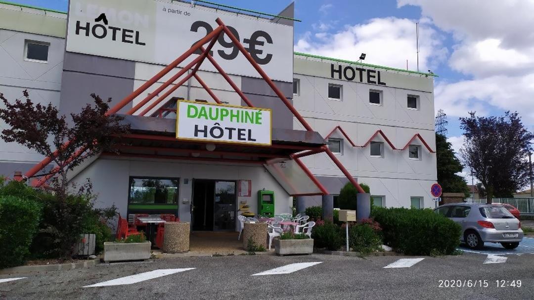 Le Dauphine Hotel Bourg-de-Péage Exterior foto